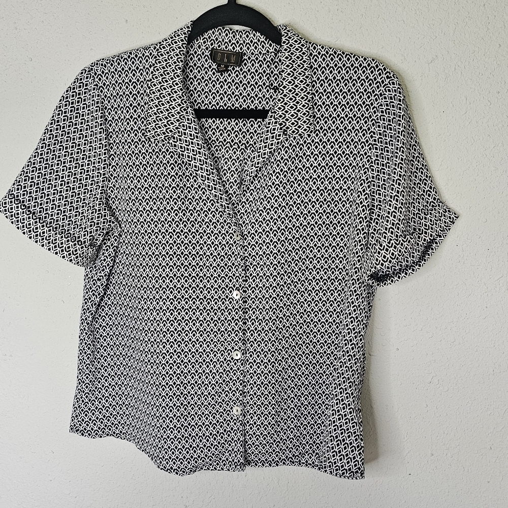 OLM brand Boxy Mother of‎ Pearl Button Up Blouse Career Professional Size Medium